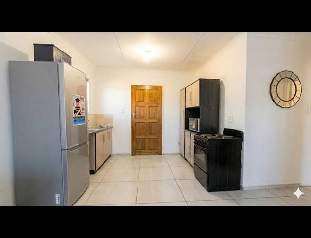 2 BEDROOM HOUSE FOR SALE IN PALM SPRINGS